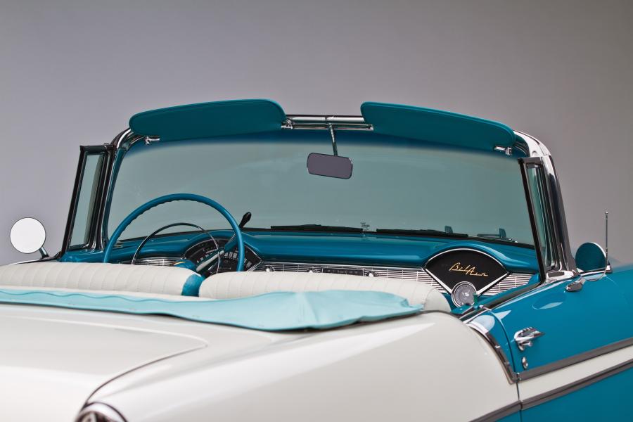 Детали экстерьера Chevrolet Bel Air Convertible 1956 года  (фото 61 из 71)
